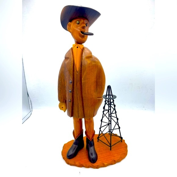 Vintage Rare Romer Italy Hand Craved Wood Figurine Of A Oil Man With Oil Rig - Picture 2 of 13